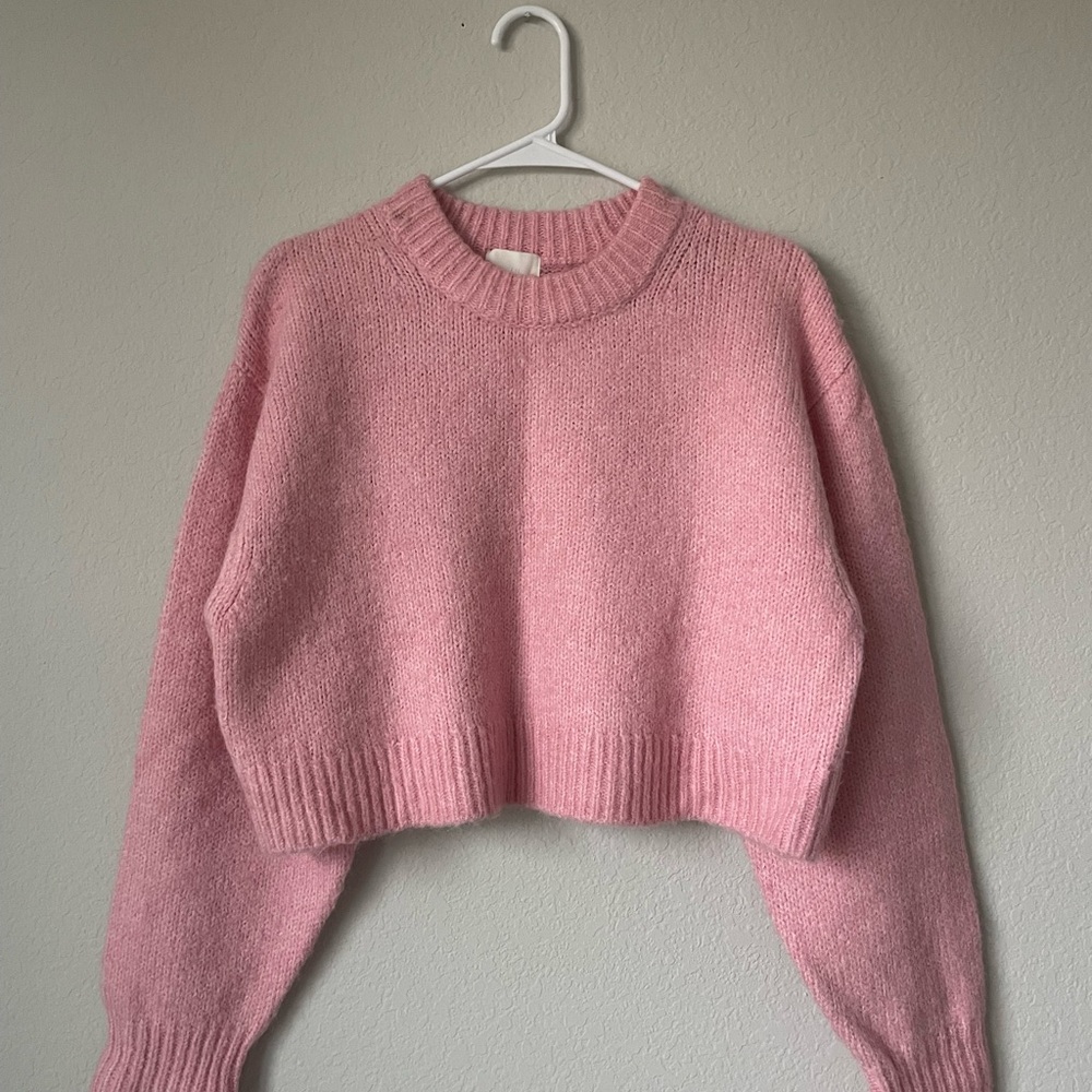 H&M Women’s Soft Pink Cropped Crew Neck Sweater Size M